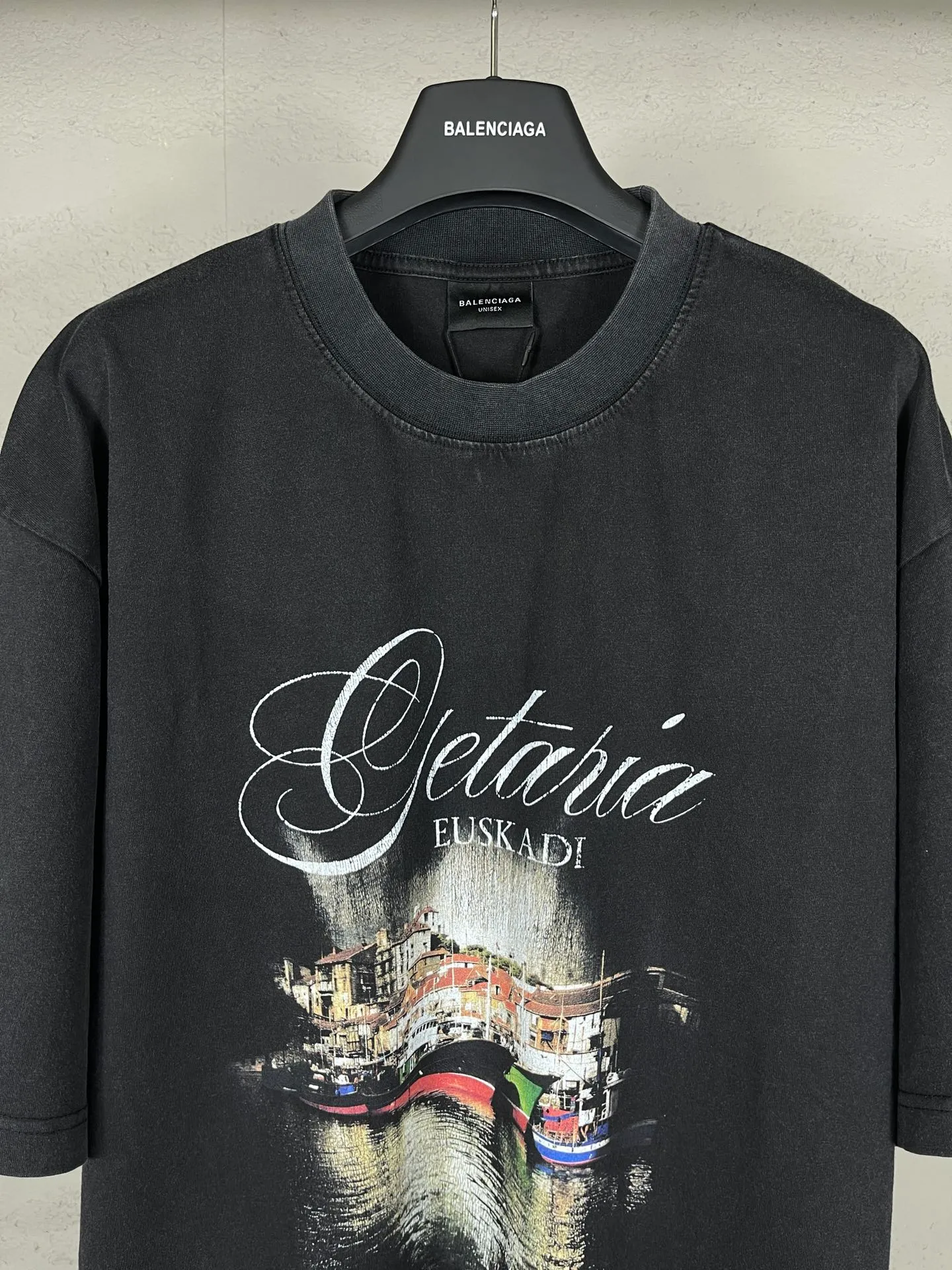 【 . Quality】BALENCI*GA/ .SS 25 New Arrival T . 。 . Authentic ， ZP 。 260 ， . ， ，。 。 ， 。 OS . Same Style ：BL 253633 ： Size：XS S M L